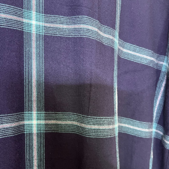 Flannel over shirt. Lightweight - Picture 2 of 3